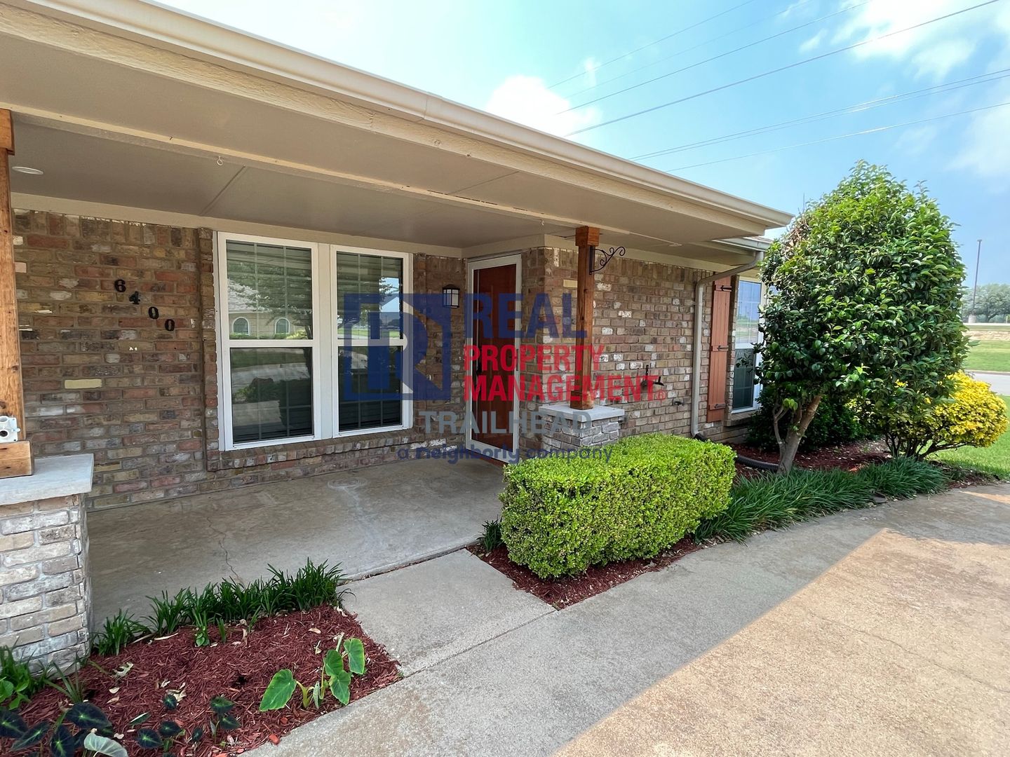 Great Location - 2 Bed/2 Bath - Move In Ready!