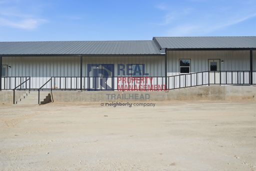 2-Bedroom Country Home with Private Horse Stall & Turnout
