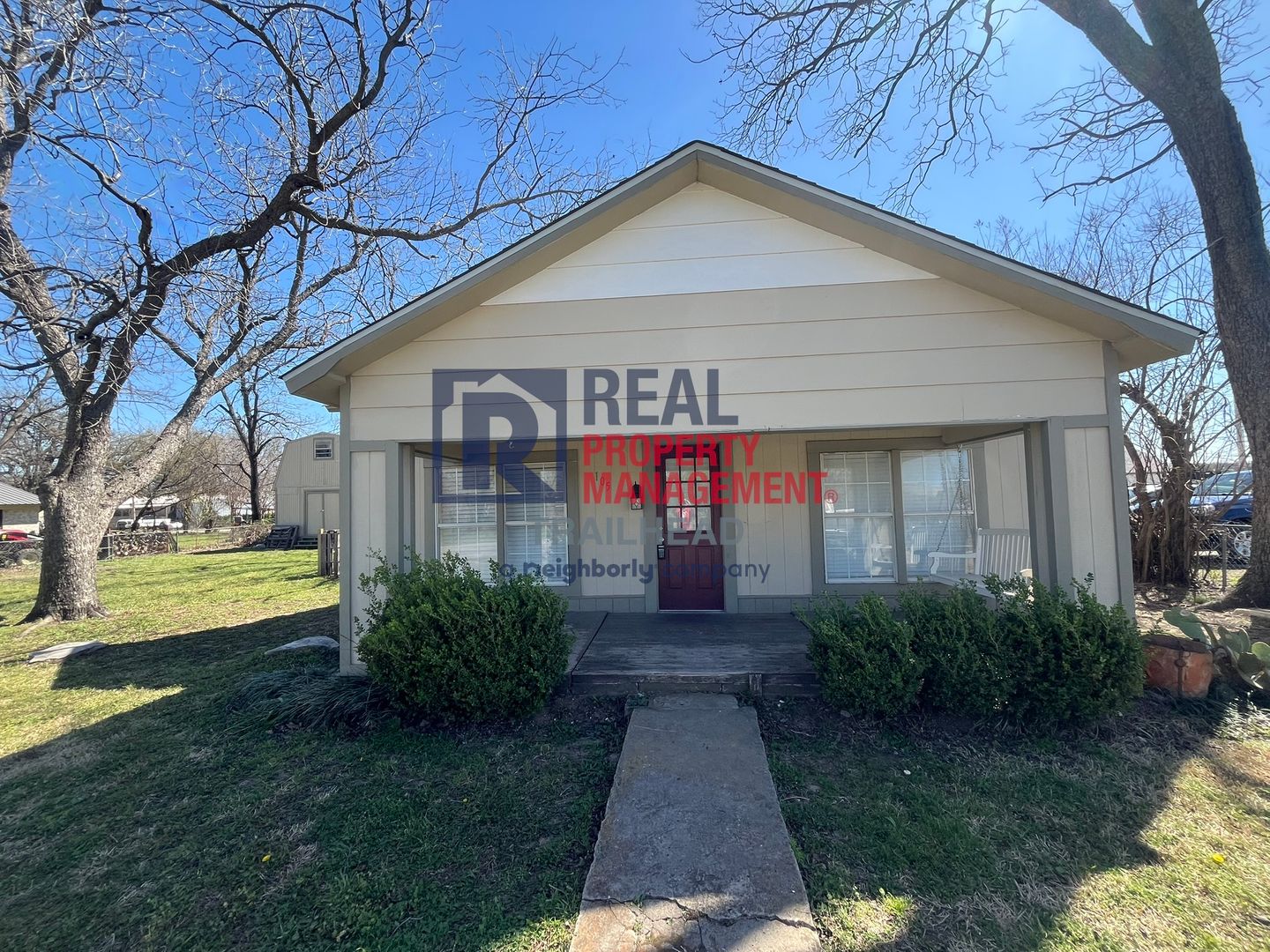 Tolar House: 105 E 6th Street