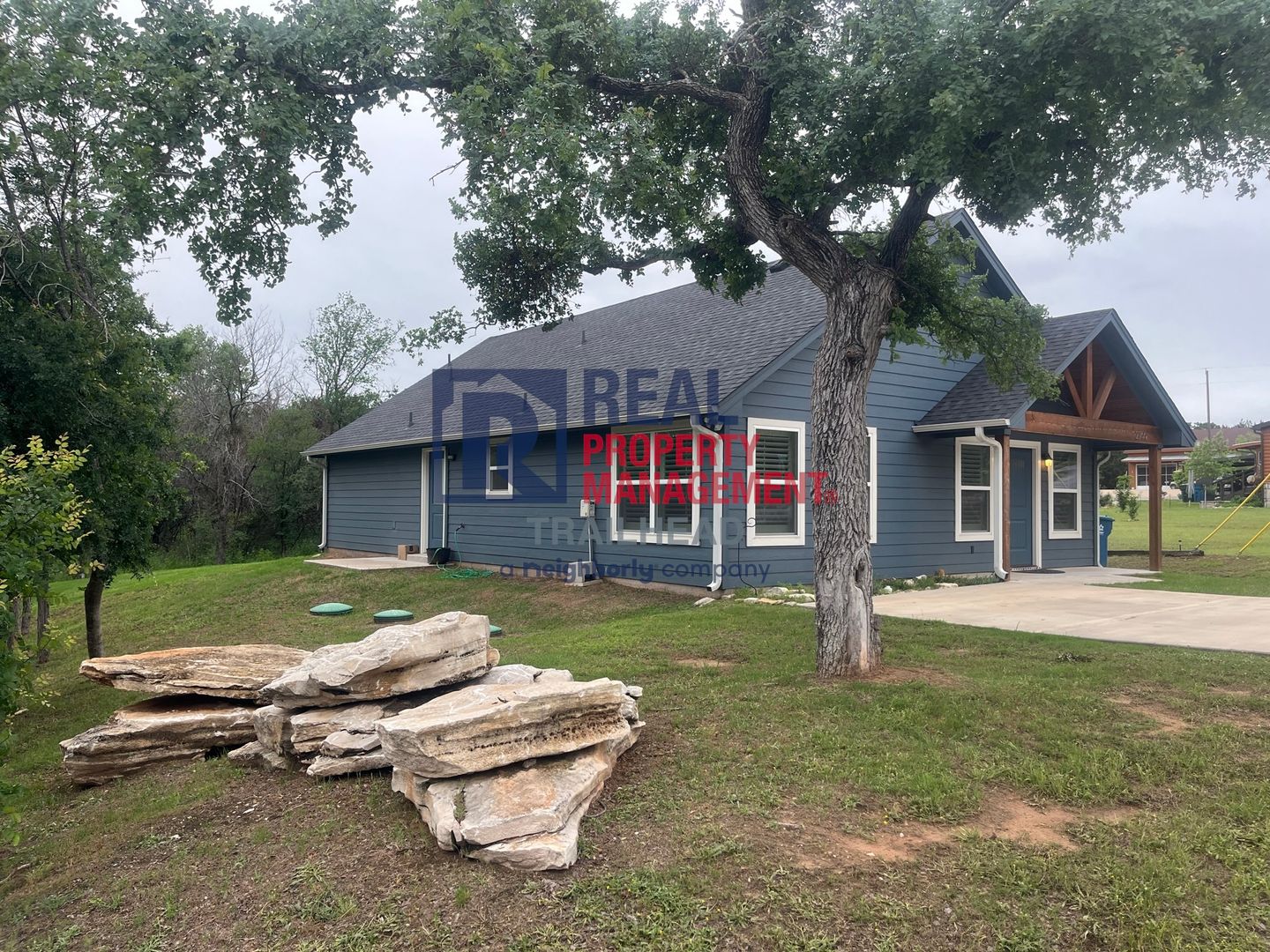 Granbury House: 2700 Steepleridge Cir
