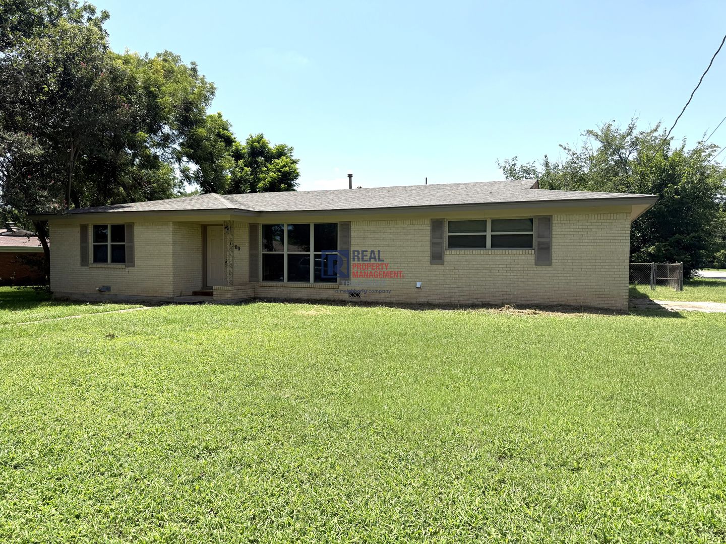 Benbrook House: 1300 Warden