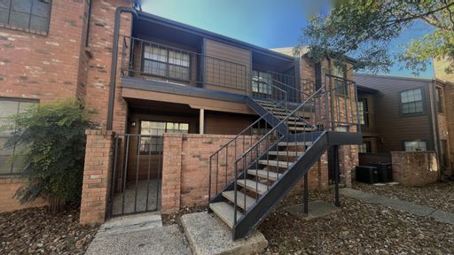 Woodside Condos 1 Bed / 1 Bath Near Medical Center with Pool & Covered Parking – photo 1