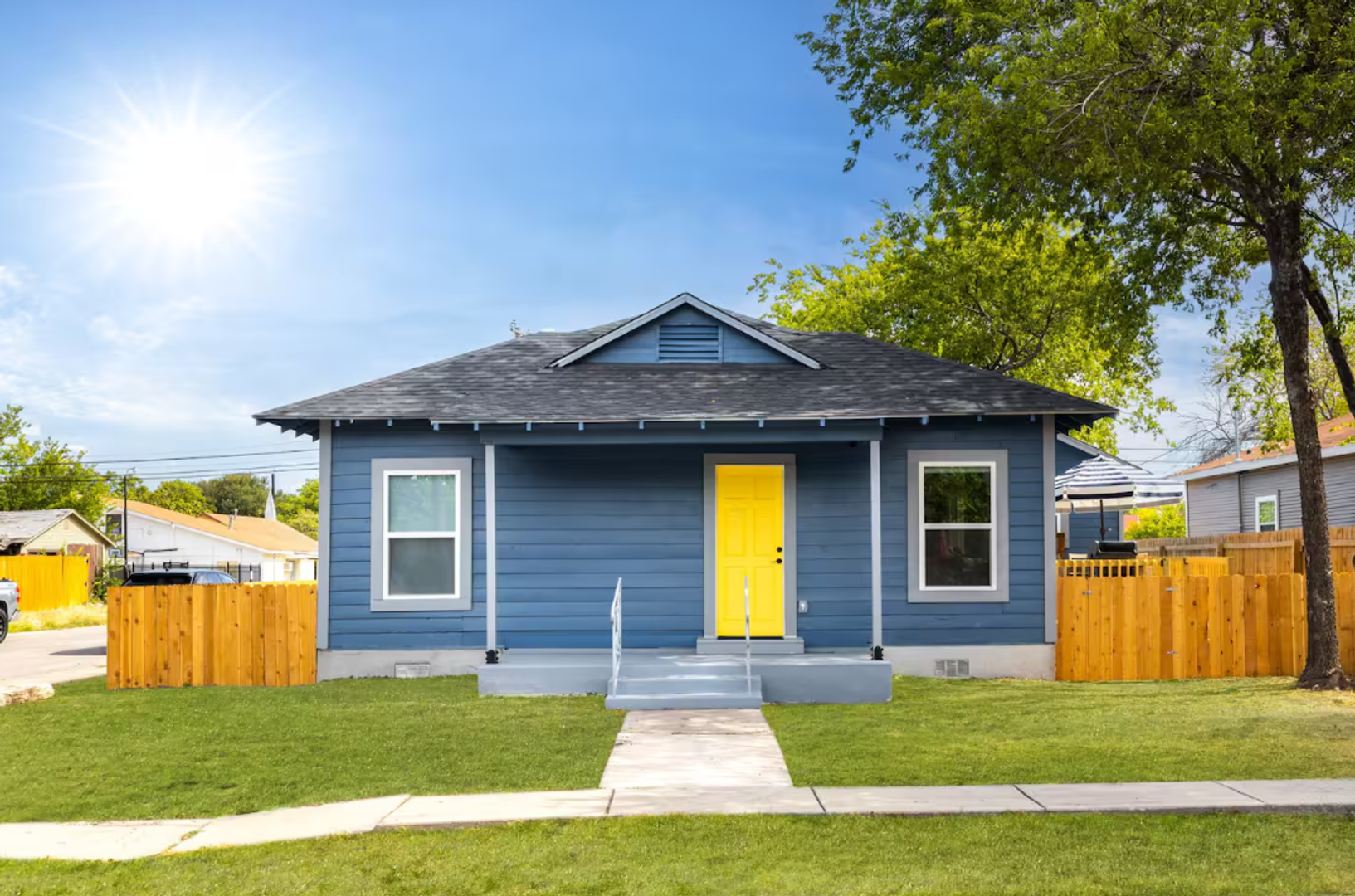 San Antonio House: 1035 San Francisco