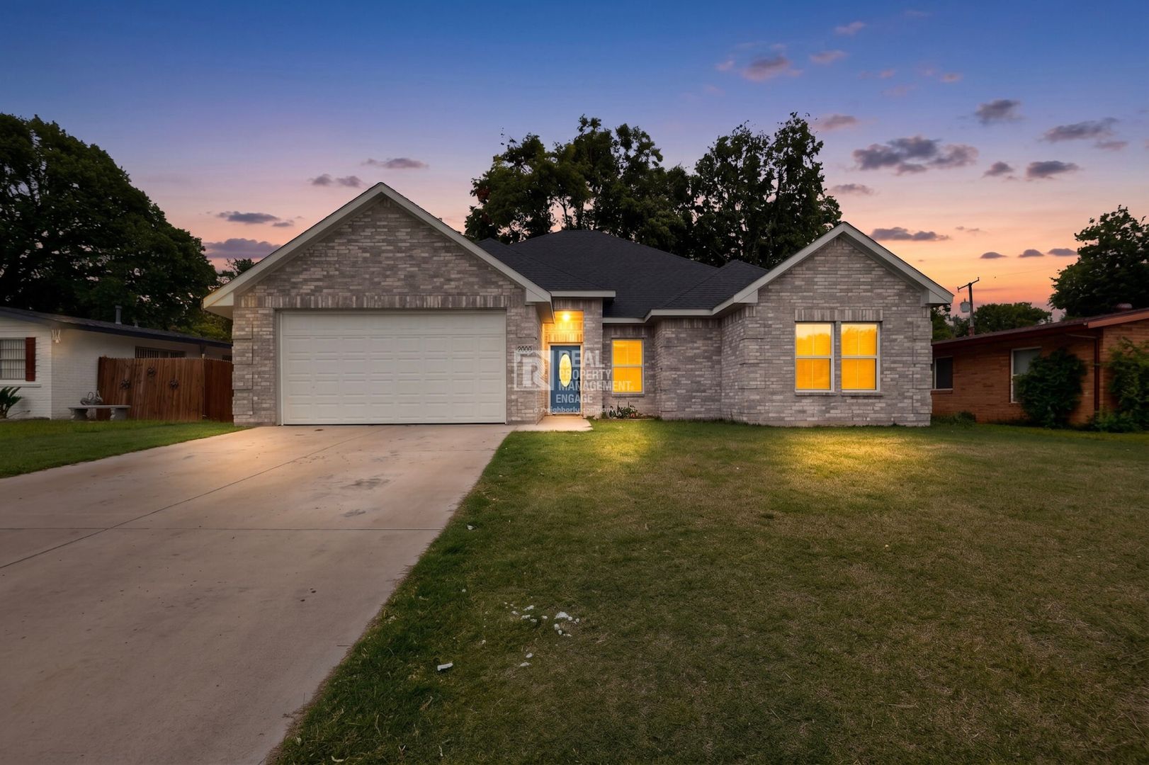 Arlington House: 2000 Skylark Drive