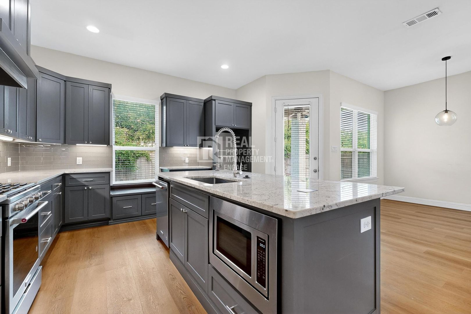 Fort Worth Townhome: 404 Templeton Dr