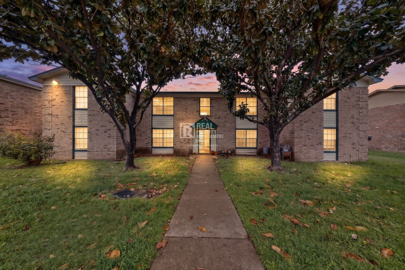 White Settlement Apartment: 8024 Cambridge Circle