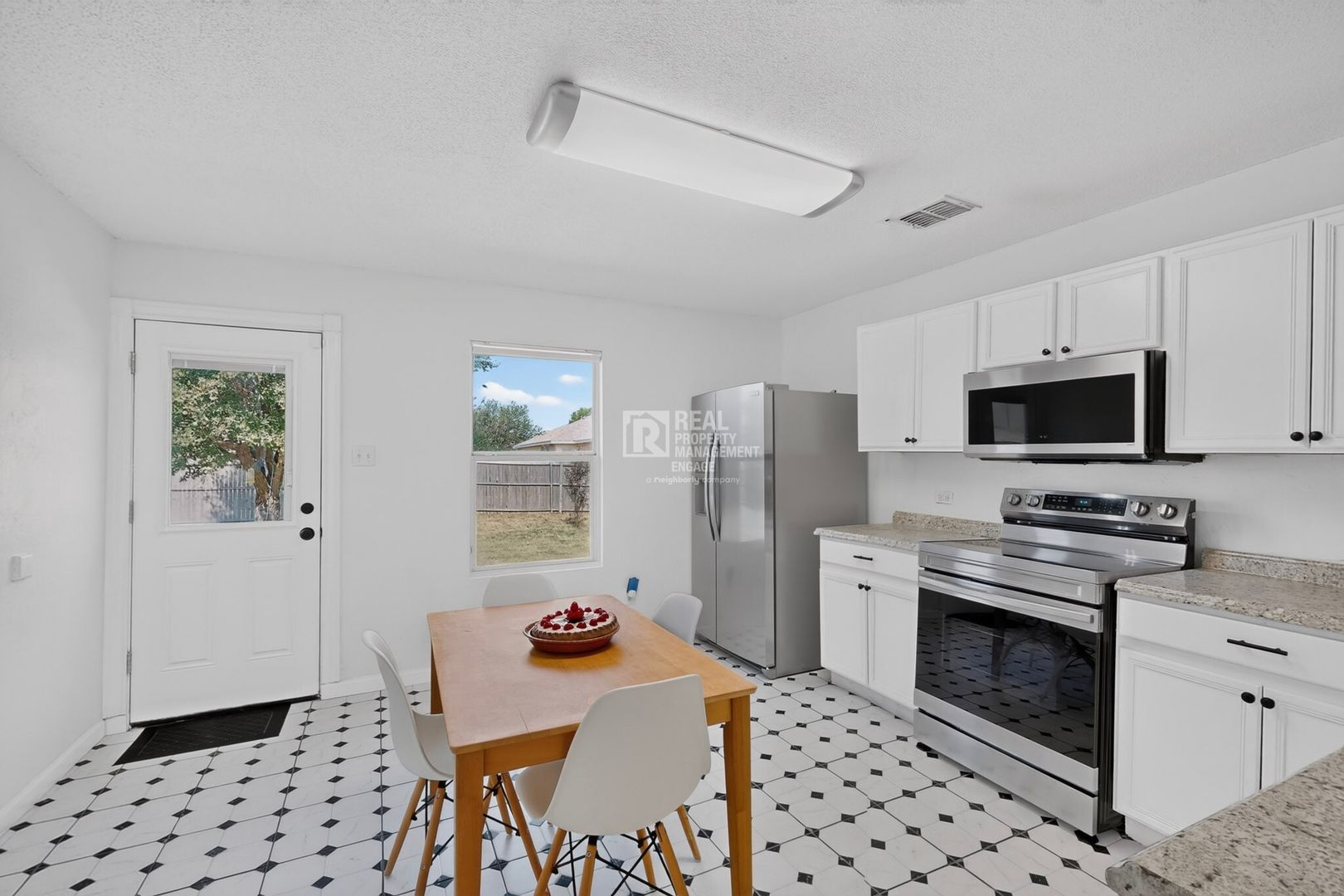 Anna House: 2505 Mitchell Ln
