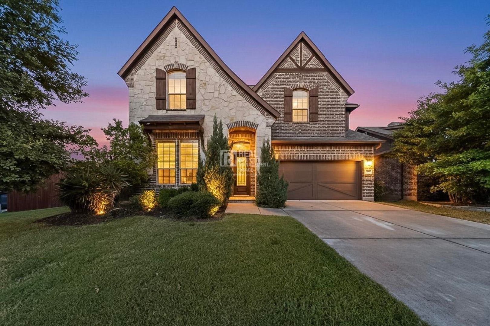 Euless House: 2501 Navarro Trl