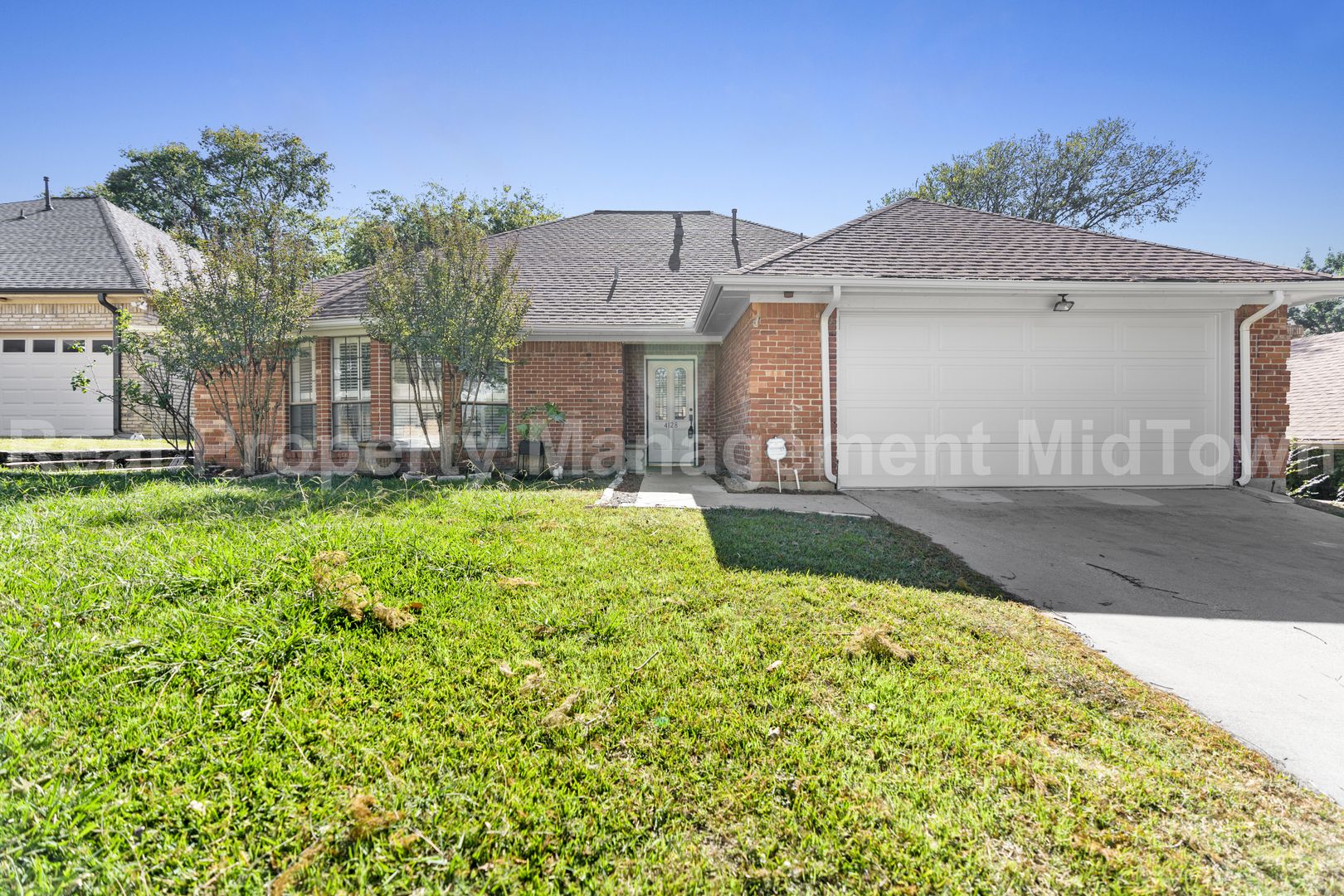 Irving House: 4128 Woodenrail Ln