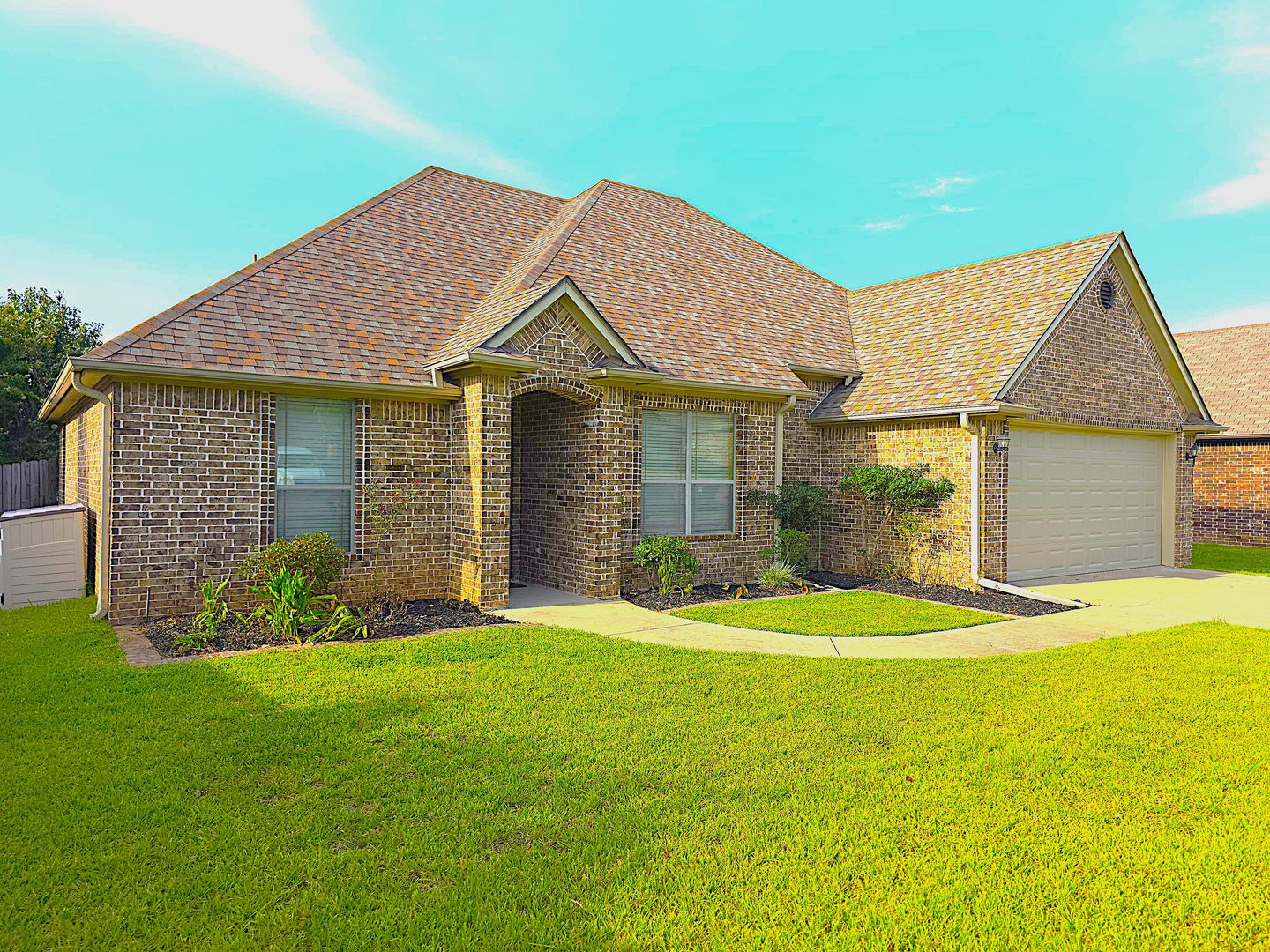 Tyler House: 11864 Poydras
