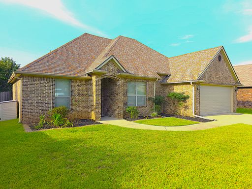 Spacious Family Home for Lease – 11864 Poydras, Tyler, TX 75703 – photo 1
