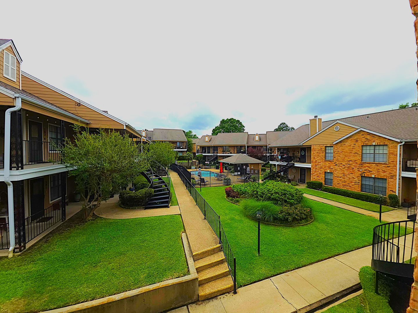 Tyler Condo: 400 W. South Town Drive