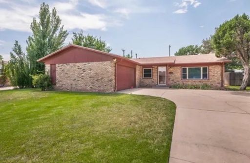 3 bed 2 bath in convenient location! – photo 1