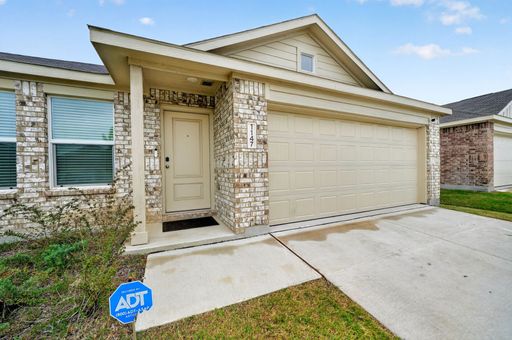 Easy Living with Space & Community Perks – Forney, TX