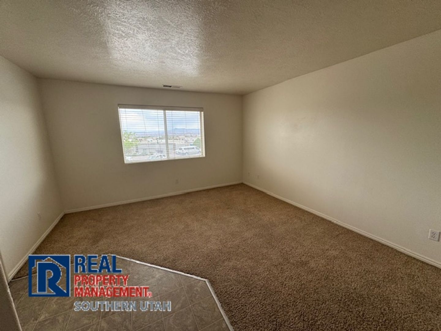 628 W Evans Ridge #3 2 of 10