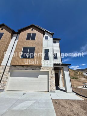 Brand New Townhome top of Traverse Mountain – photo 1