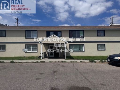 2 Bed 1 Bath Apartment Central Location in Vernal. HALF OFF FIRST MONTH'S RENT WITH A 12 MONTH LEASE!
