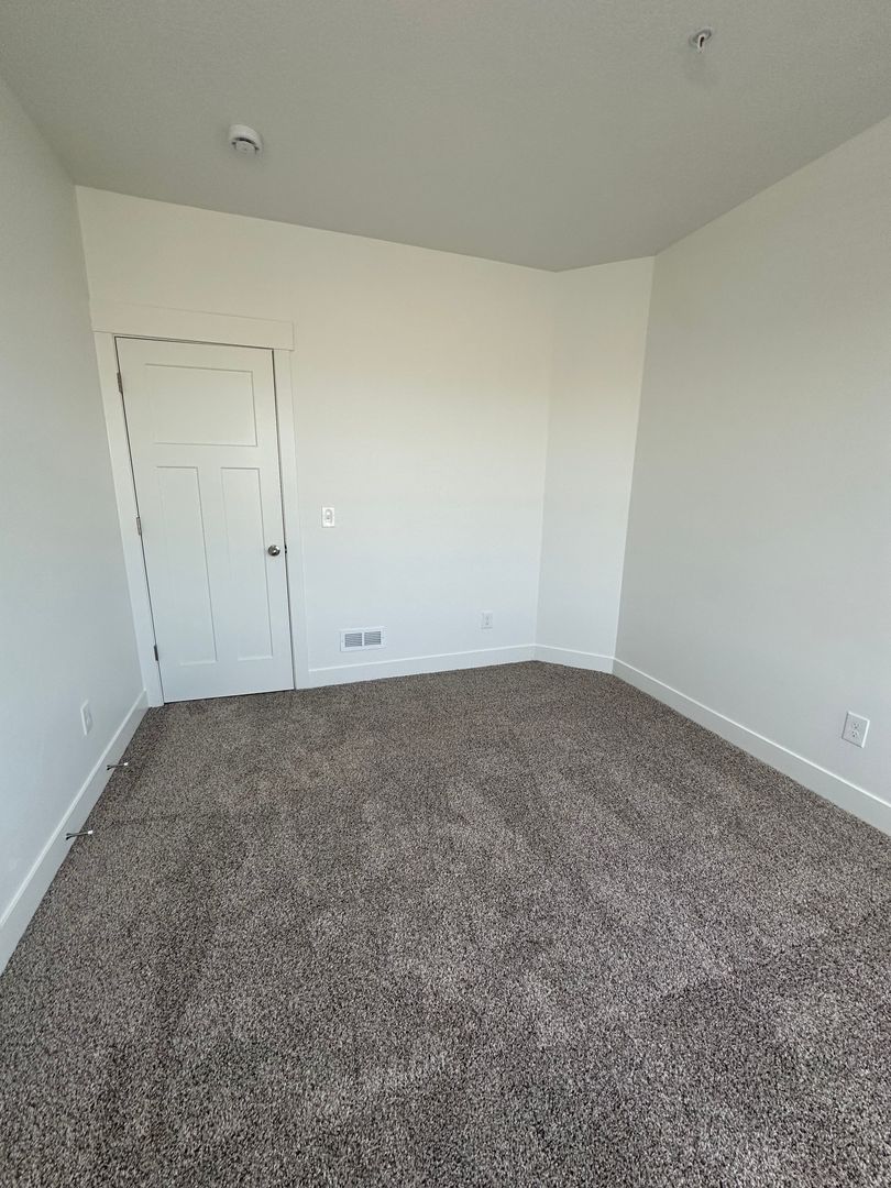 12727 Skyline Loop Ln 12 of 34