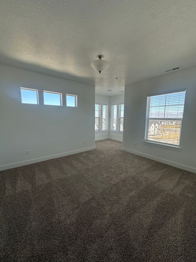 12727 Skyline Loop Ln 23 of 34