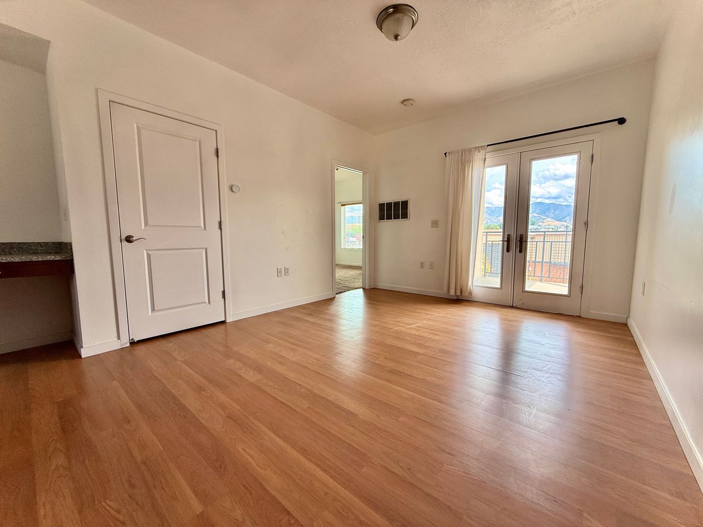 2150 S Main St #308 6 of 12