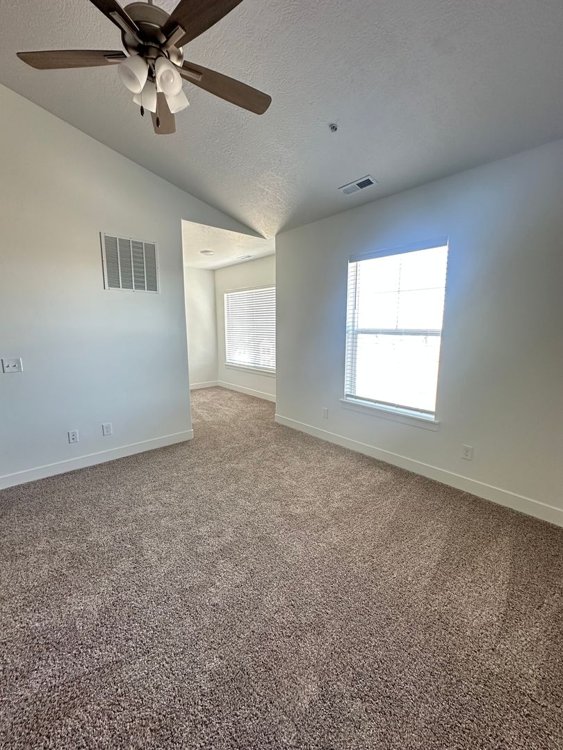 12727 Skyline Loop Ln 24 of 34