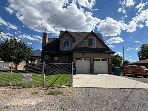 Beautiful 4-Bedroom Santaquin Home with Covered Deck & Fenced Yard