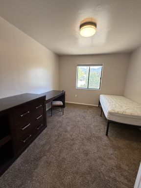 Affordable Beautiful Student Housing for Snow College students 5 rooms, 2 shared bathrooms