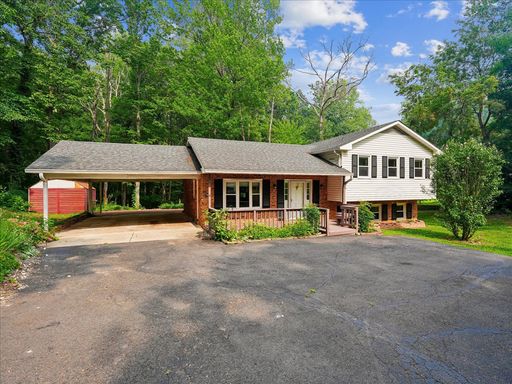 Qualify for a zero deposit? New Paint, Over an acre – photo 1