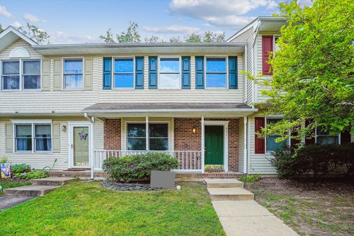 Charming Home with All-New LVP Flooring and Serene Garden—Ideal for Commuters! – photo 1
