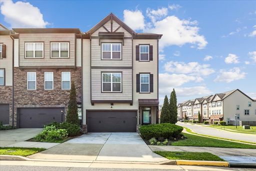 Beautiful End-Unit Townhome in Colonial Forge | 3 Bedrooms | 2 Full & 2 Half Baths
