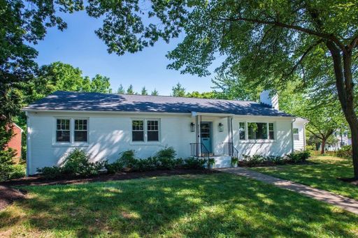 Stunning, Sun- Drench Home in Sought After Country Club Hills! – photo 1