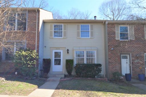 3 Level Townhouse in the heart of Springfield!