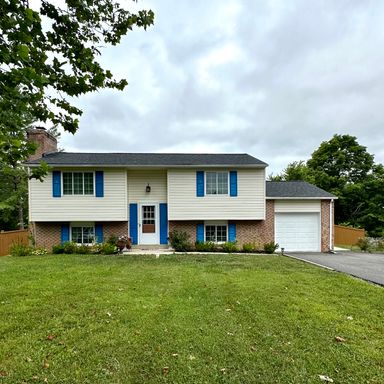 Fully Fenced Single Family Home w/ 1 Car Garage!