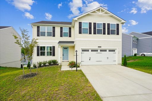 5-Bedroom Home with Loft, Deck & Open Floor Plan! – photo 1