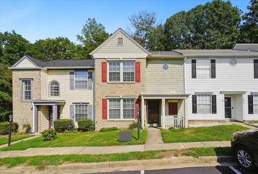 Bright & Spacious 2BR/2.5BA Stafford Townhome Near Quantico & I-95