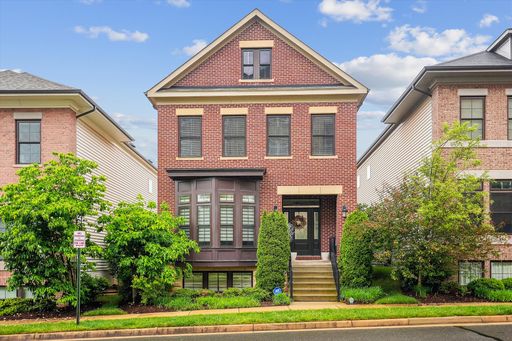 Beautifully Updated and Maintained 5 Bedroom Home For Rent In One Loudoun! – photo 1