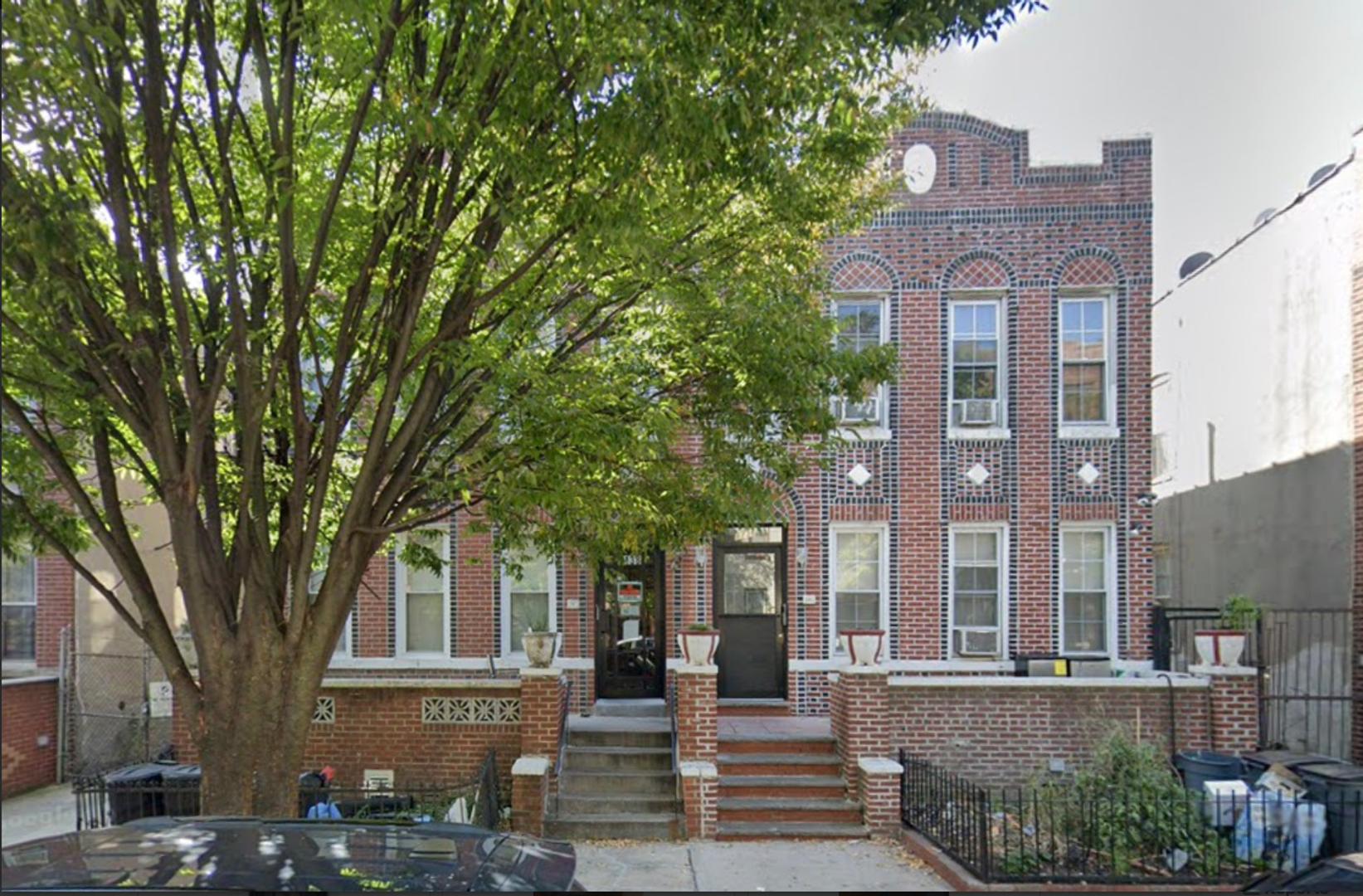 Brooklyn Apartment: 1138 St. Marks Avenue