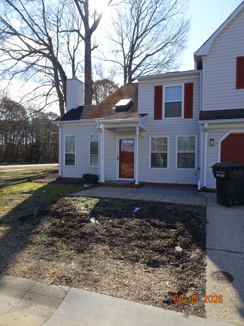 Yorktown House: 101 Seekright Drive