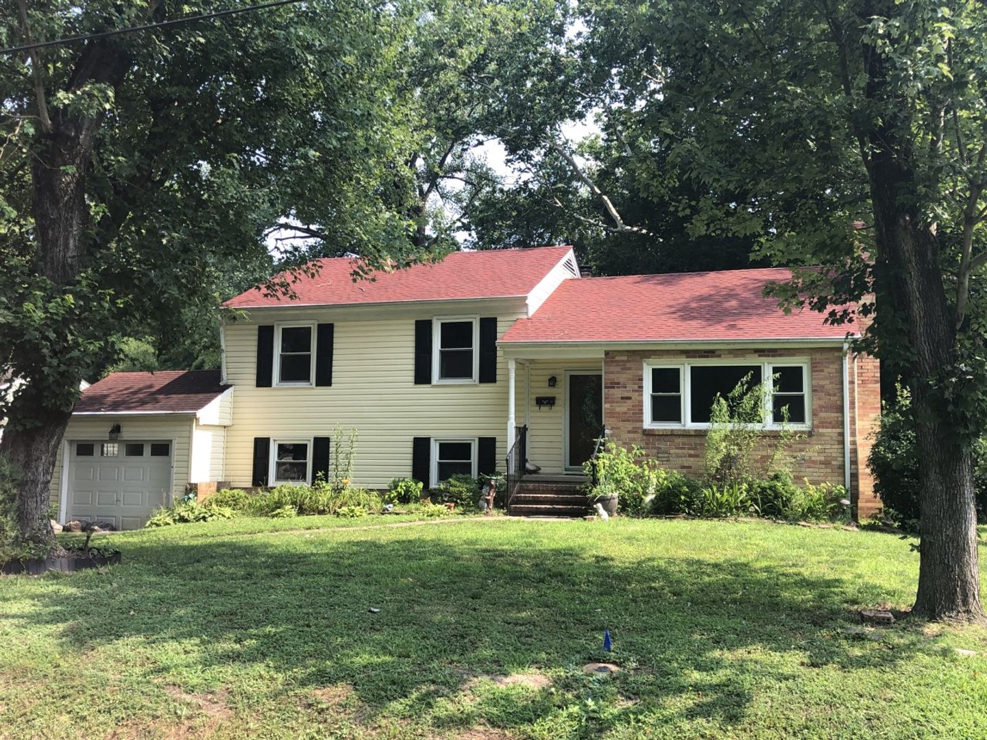 Williamsburg House: 103 Davis Dr