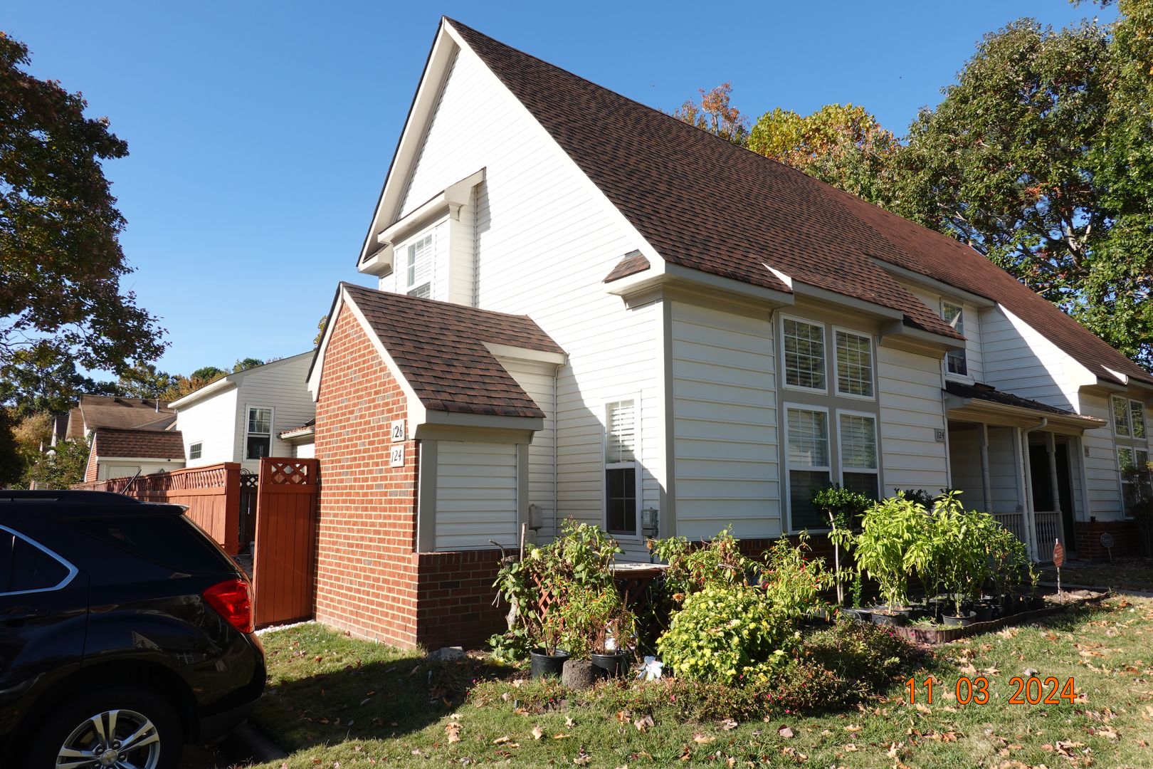 Yorktown Townhome: 124 Post Oak Rd