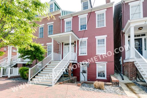 Charming 2 Bedroom Apartment Downtown Richmond Ready June 16th~ – photo 1