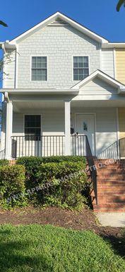 Beautiful 2 Bedroom 2 Bath Townhome in Church Hill Available Oct 15! – photo 1