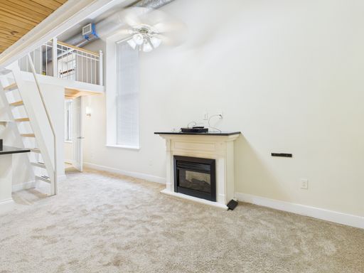 Shockoe Slip One Bedroom! Available in September! All utilities included for only $125 per month! – photo 1