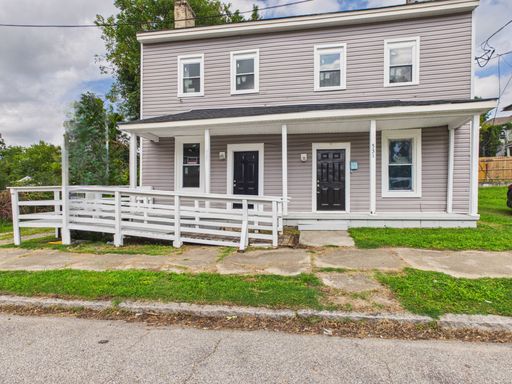 Charming Top-Floor 2-bedroom Apartment in Petersburg! – photo 1