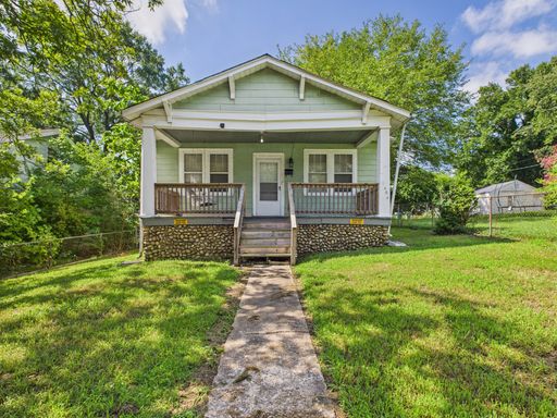Charming 3-Bedroom Bungalow in South Richmond - Available NOW! – photo 1