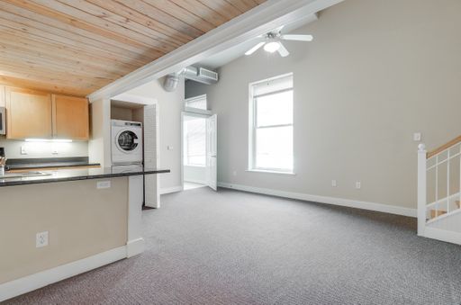 Awesome One Bedroom Loft in Shockoe Bottom! Available in June! $500 OFF the 1st months rent! – photo 1