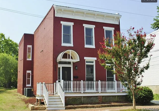 Spacious 3 Bedroom 2.5 Bathroom Available Mid August Near VCU!!! $500 OFF 1ST MONTHS RENT!! – photo 1