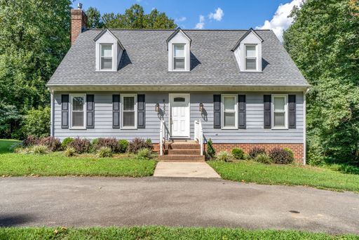 Beautiful 4 Bedroom 2 Bath Home in Mechanicsville Available November 15th!