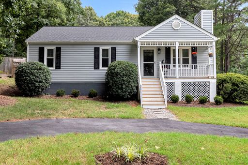 Beautiful, Updated 3 Bedroom Rancher in Midlothian Available NOW! – photo 1