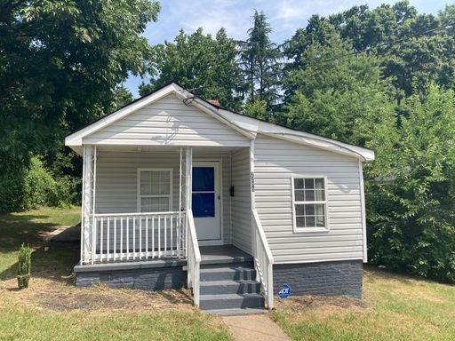 Cozy 3 Bedroom 2 Full Bath Home 9/10! – photo 1